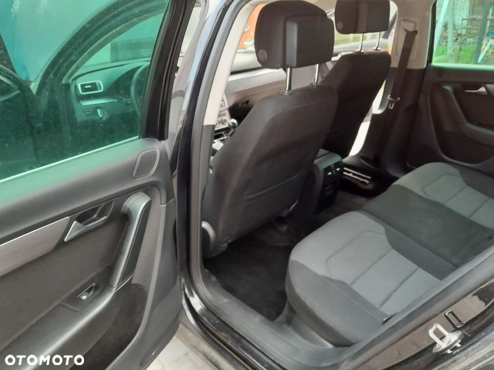 Volkswagen Passat 2.0 TDI BlueMotion Technology Comfortline - 24
