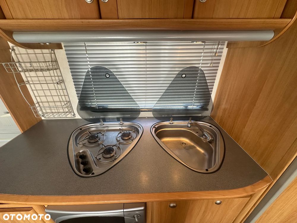 Adria CLASSICA 743 UP z ALDE , dużą markizą. 6/7 osobowa - 23