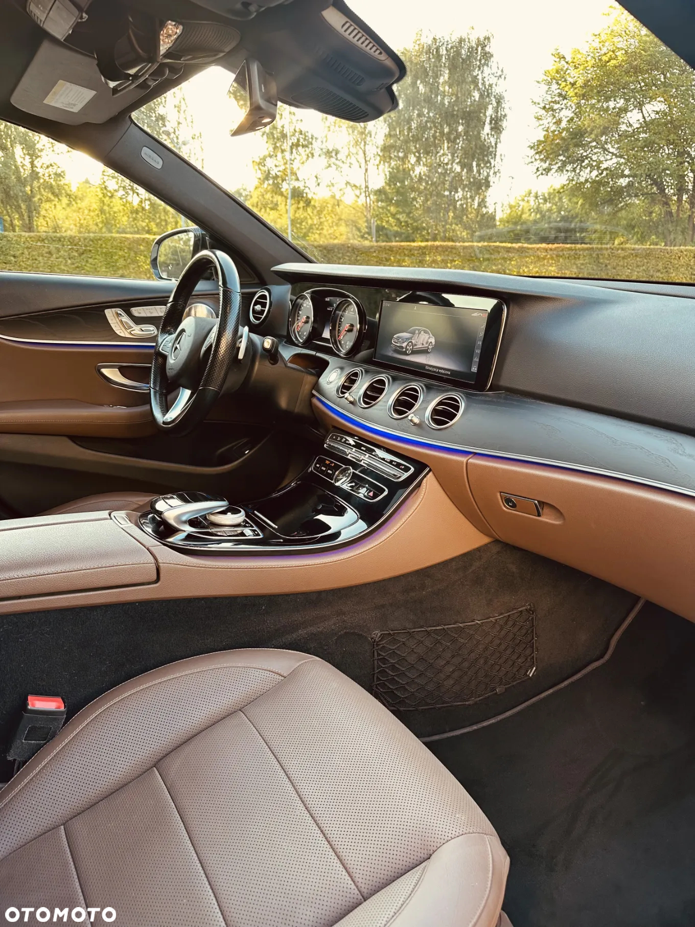Mercedes-Benz Klasa E 300 9G-TRONIC - 27