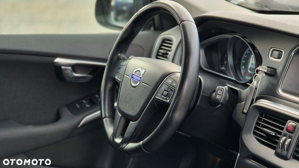 Volvo V40 T3 Momentum - 21