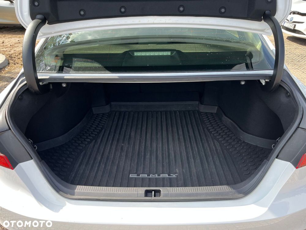 Toyota Camry 2.5 Hybrid Comfort CVT - 27