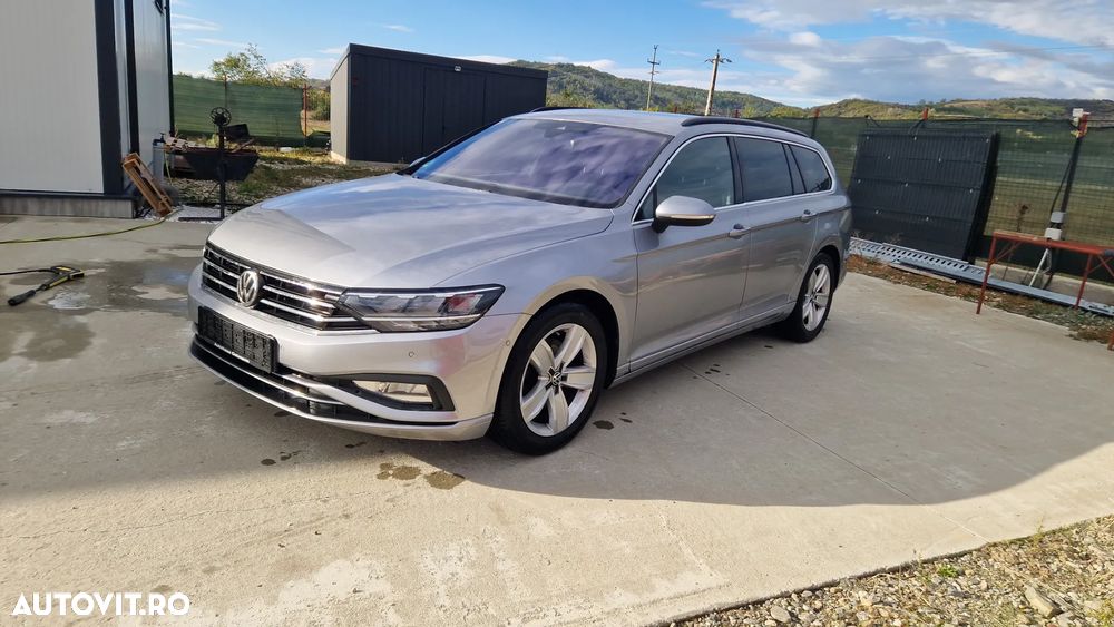 Volkswagen Passat - 1