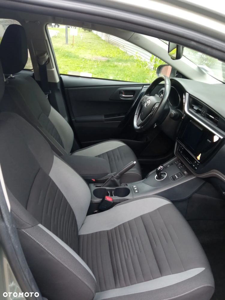 Toyota Auris Hybrid 135 Premium - 9