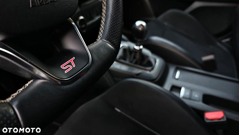 Ford Focus 2.3 EcoBoost ST-3 - 24