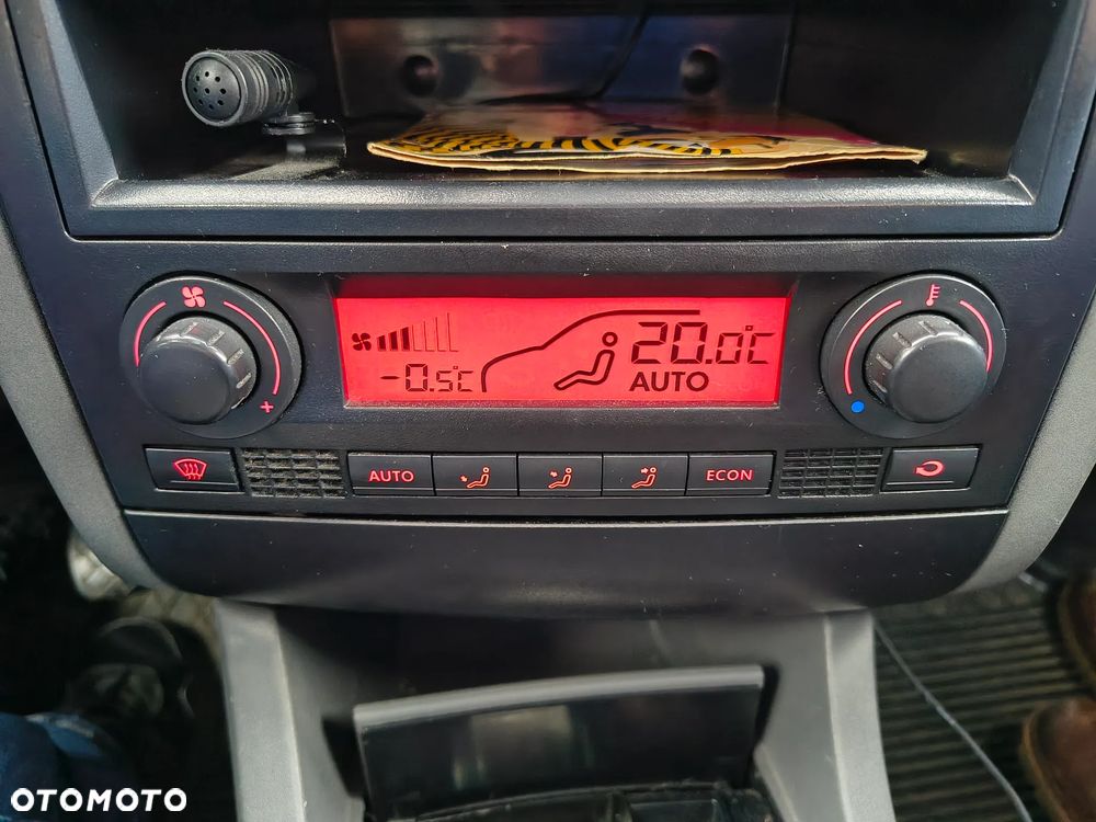 Seat Ibiza 1.4 16V Signo - 15