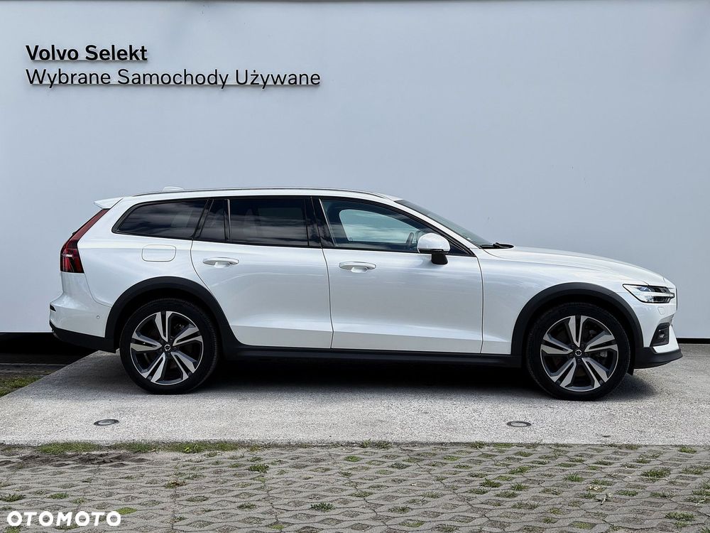Volvo V60 Cross Country - 5