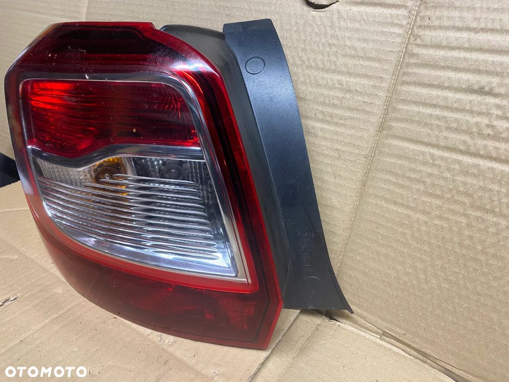 LAMPA TYLNA LEWA DACIA SANDERO II 265550577R - 3