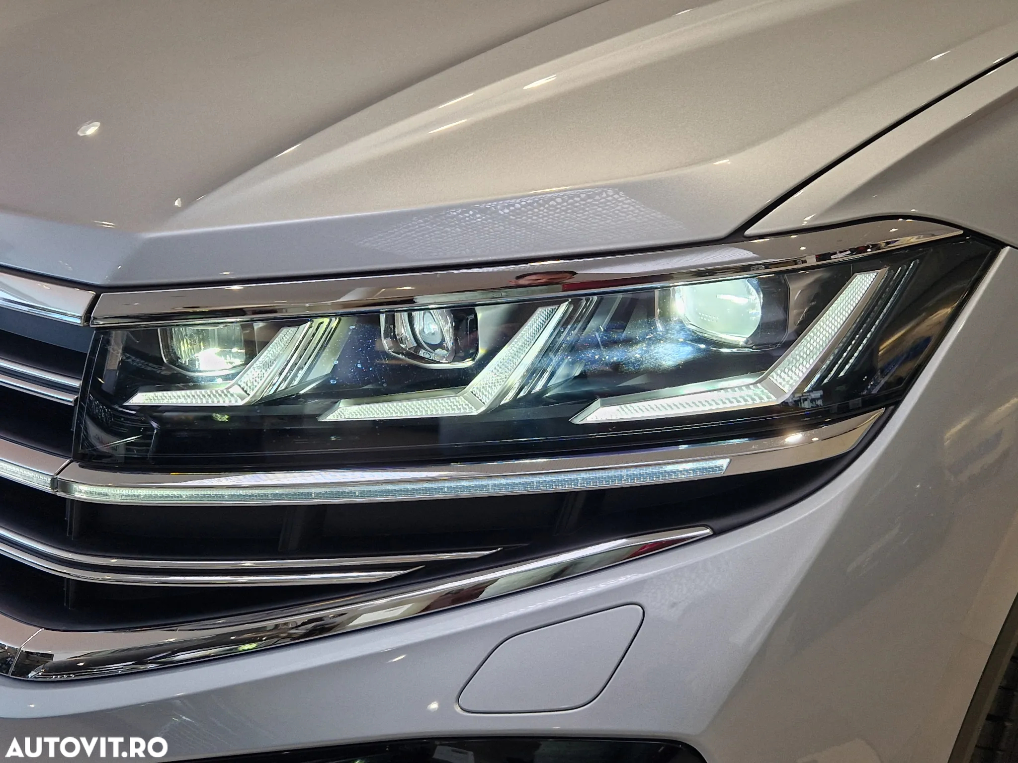 Volkswagen Touareg V6 TDI 4MOTION Elegance - 9