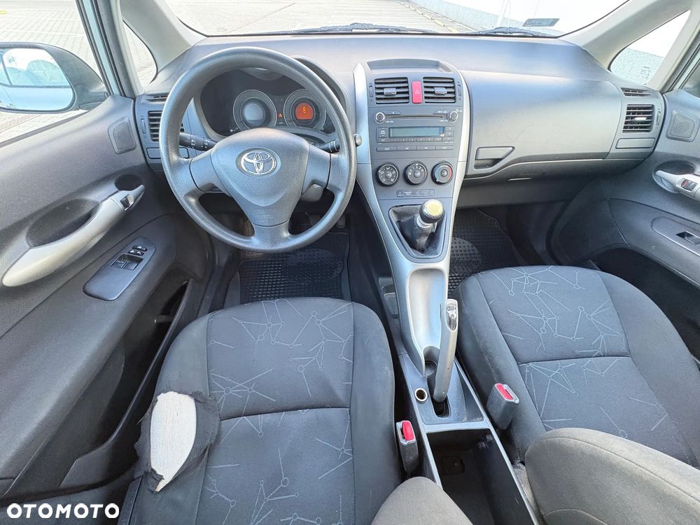Toyota Auris 1.33 VVT-i Terra - 10