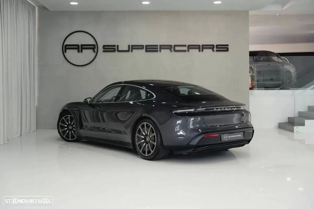 Porsche Taycan 4S — fotografia 13