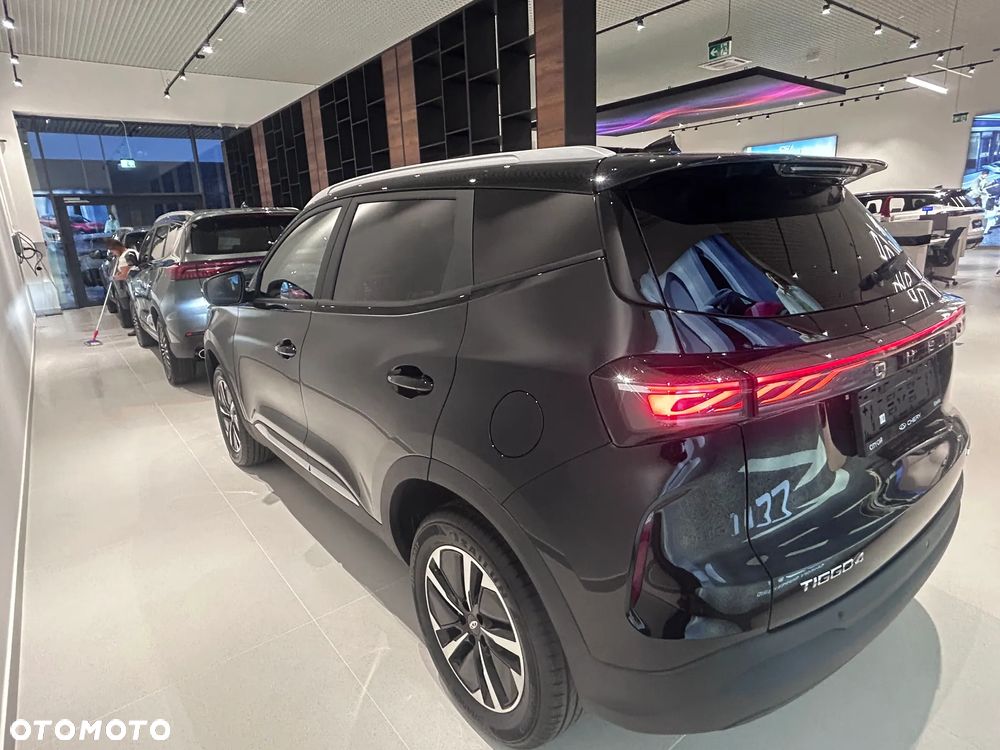 Chery Tiggo 4 1.5 T-GDI HEV Prestige DHT - 17