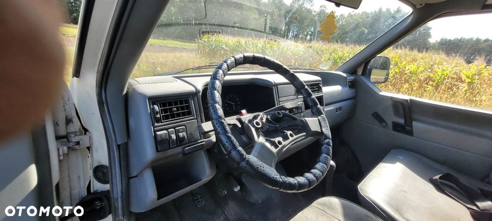 Volkswagen Transporter - 14