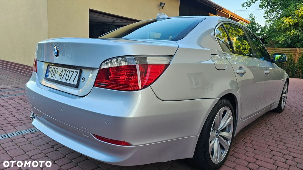 BMW Seria 5 530i - 23