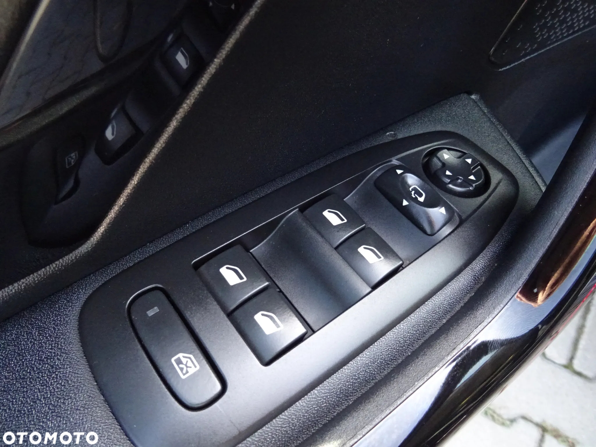 Peugeot 208 PureTech 110 Stop & Start Allure - 28