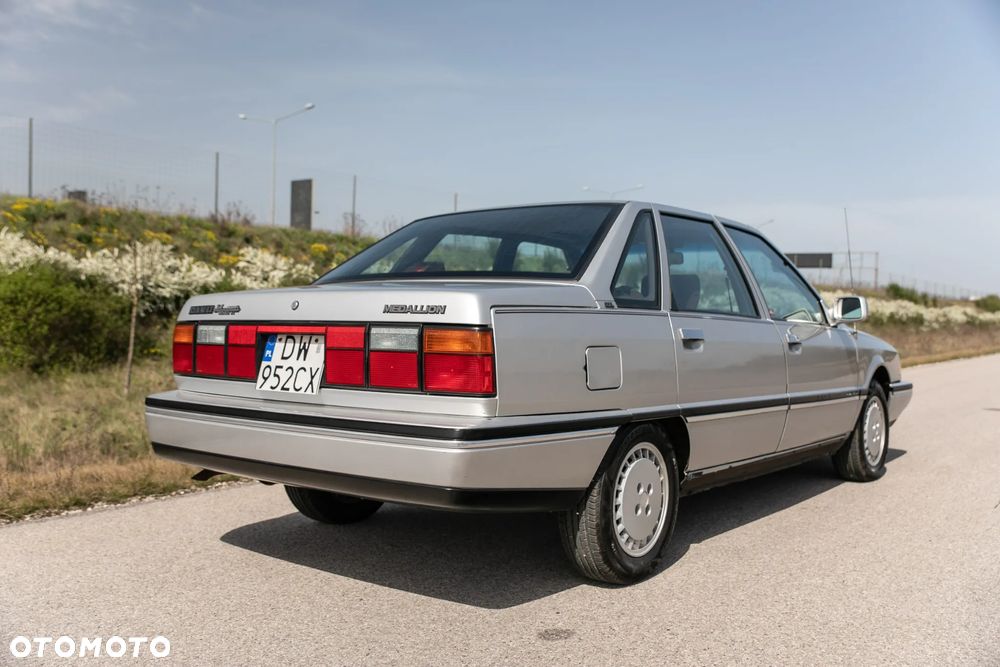 Renault 21 - 10