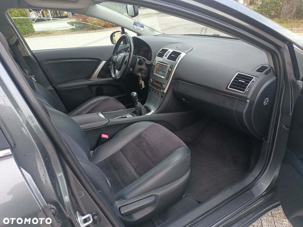 Toyota Avensis 1.8 Edition (2014) - 25