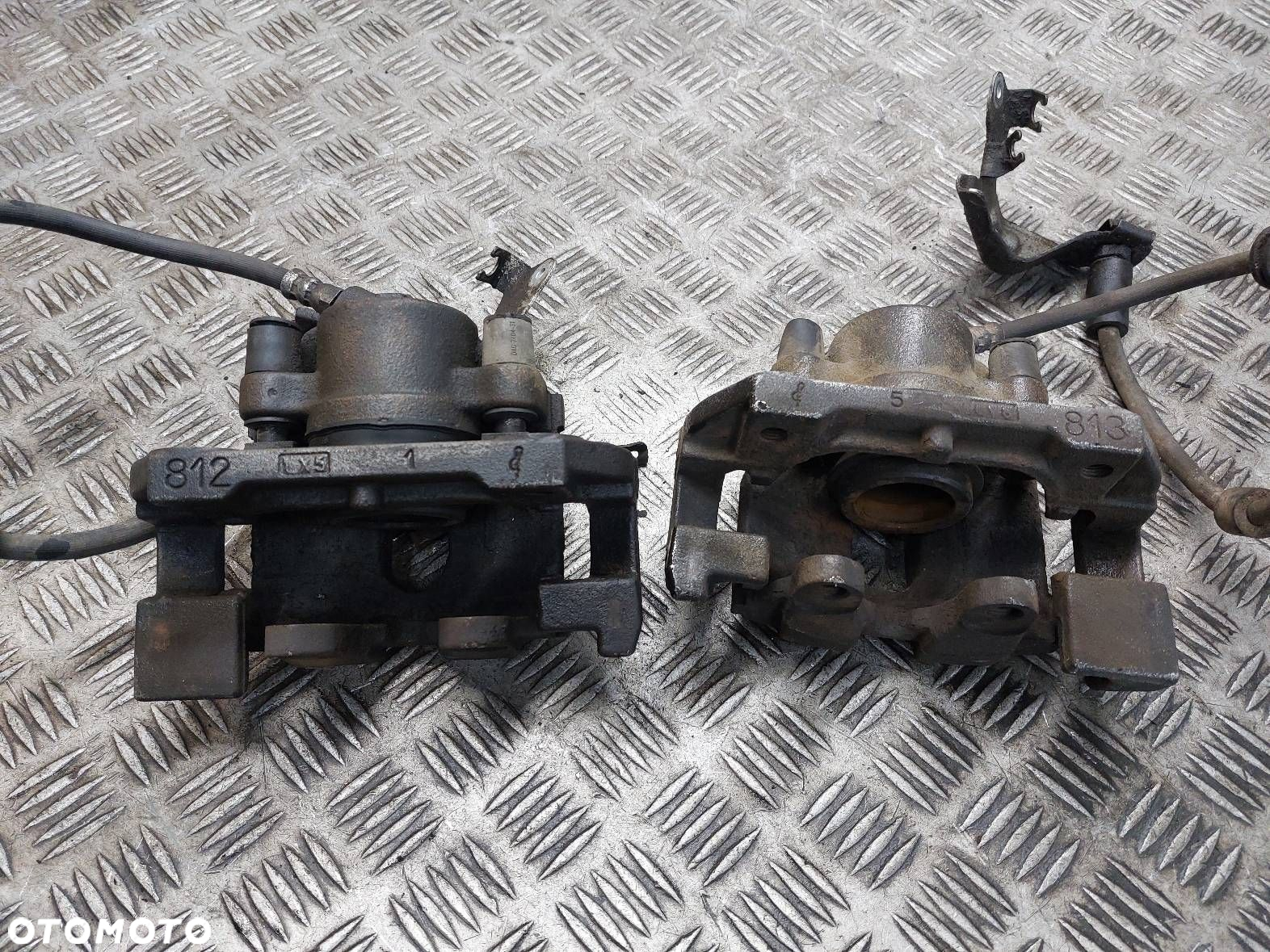 ZACISK HAMULCOWY LEWY PRZÓD + PRAWY PRZÓD BMW E90 318i 2.0 16V - 3