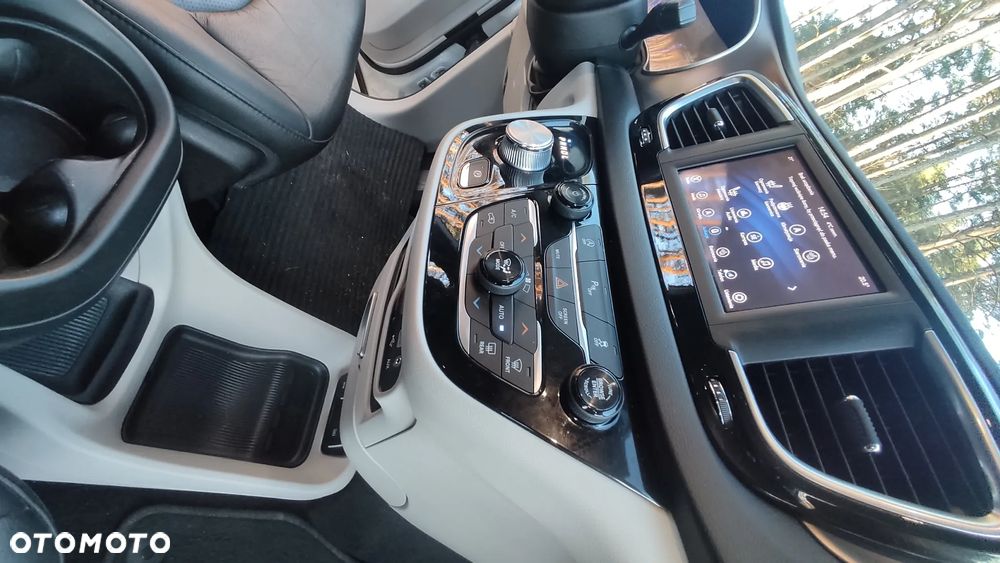 Chrysler Pacifica - 22