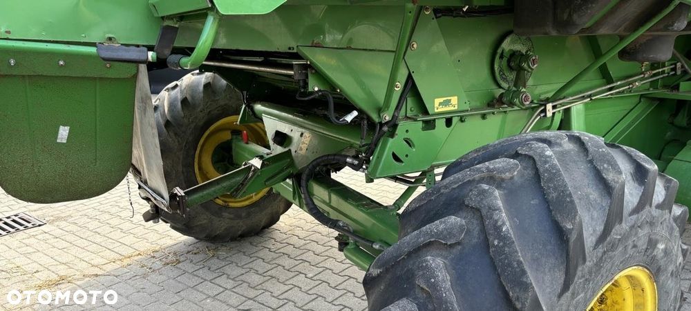 John Deere 1550 Kombajn zbożowy , 2007 , hederu 5,5 m - 9