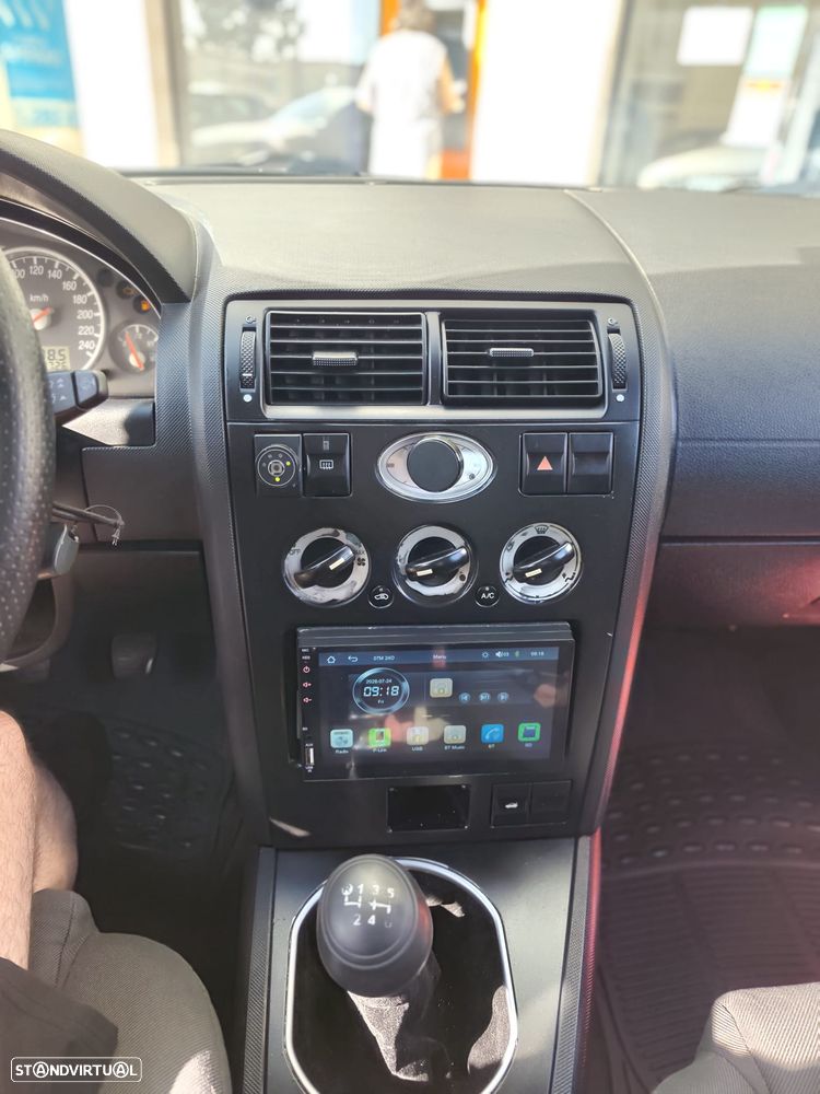 Ford Mondeo 1.8 Ghia - 8
