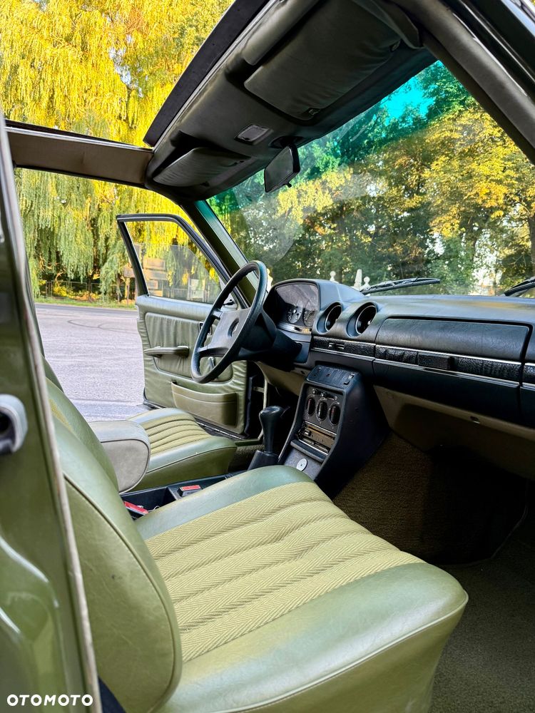 Mercedes-Benz W123 - 21