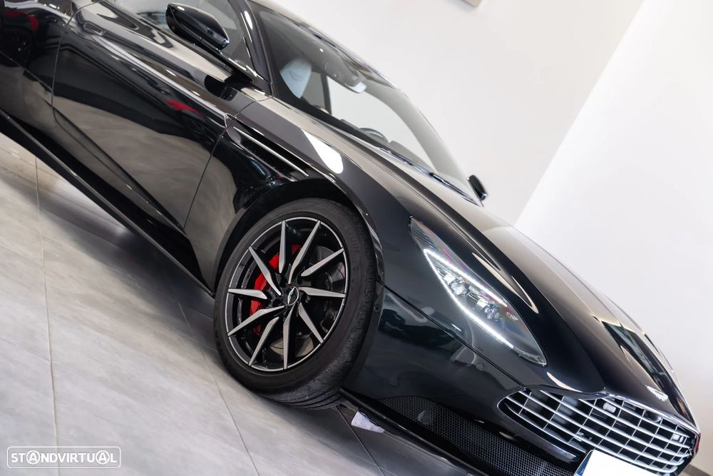 Aston Martin DB11 Coupé V8 Auto - 5