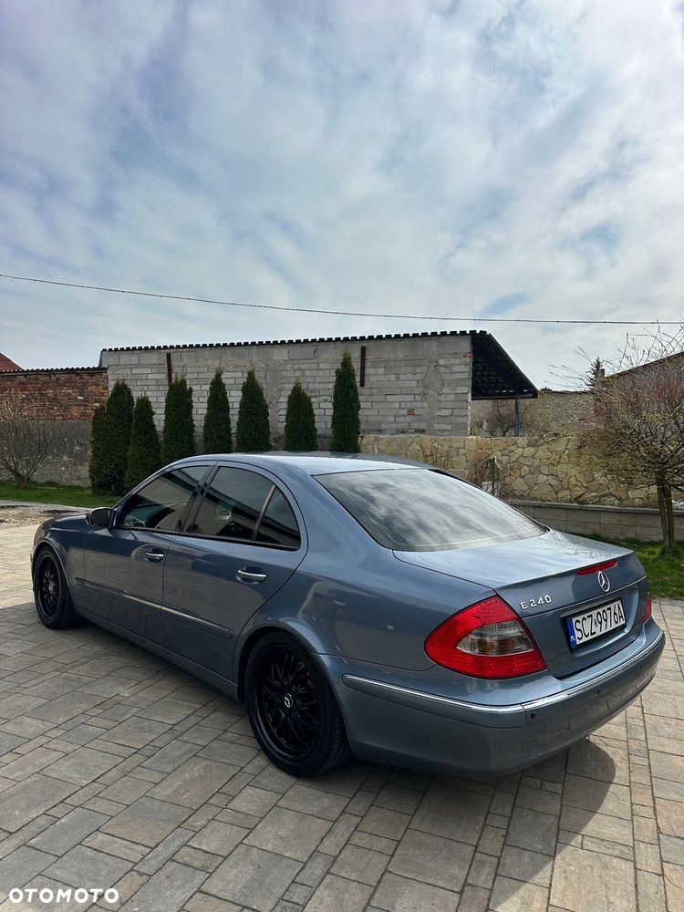 Mercedes-Benz Klasa E 240 Elegance - 4