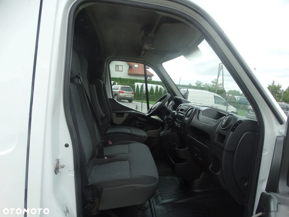 Nissan NV400 - 13