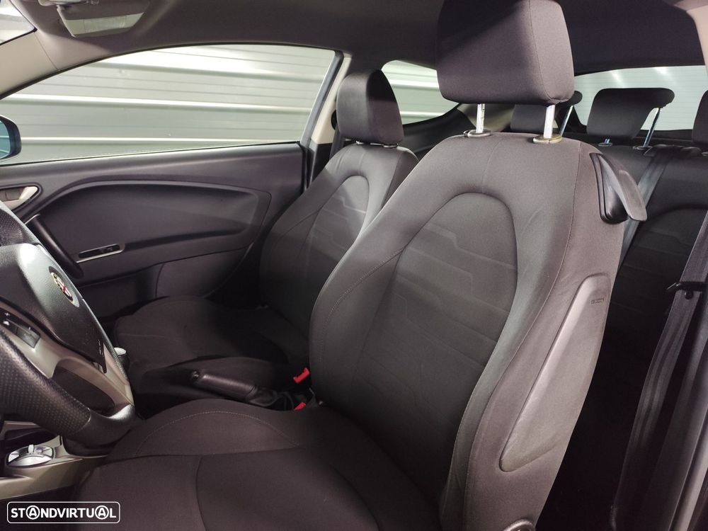 Alfa Romeo MiTo 1.3 JTD Distinctive S&S - 23