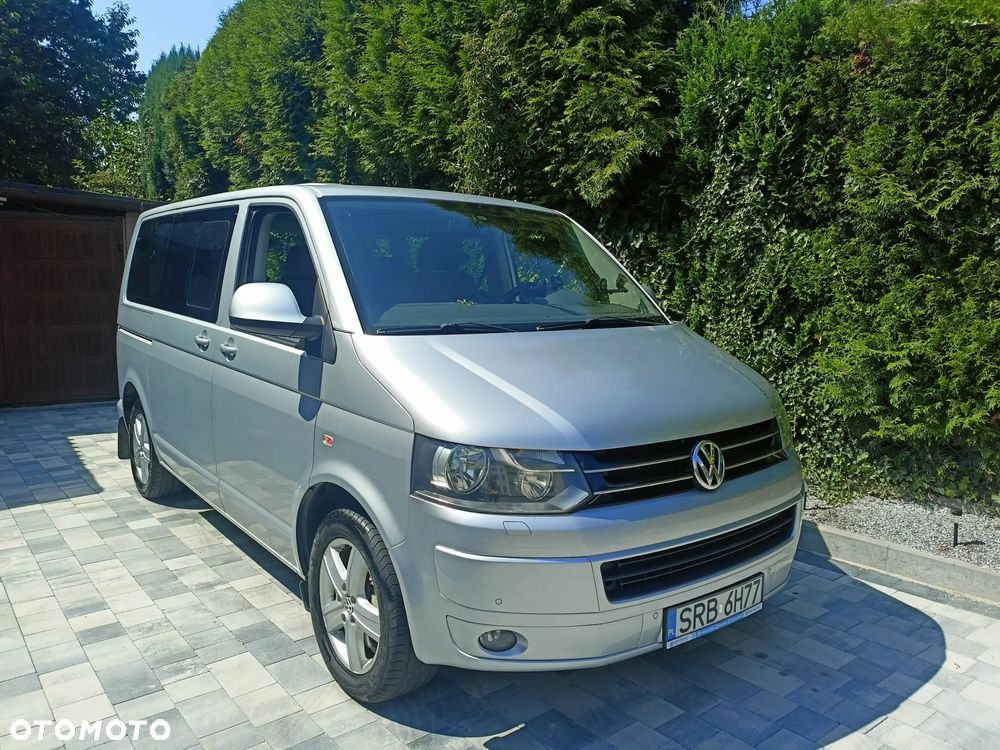 Volkswagen Caravelle - 1