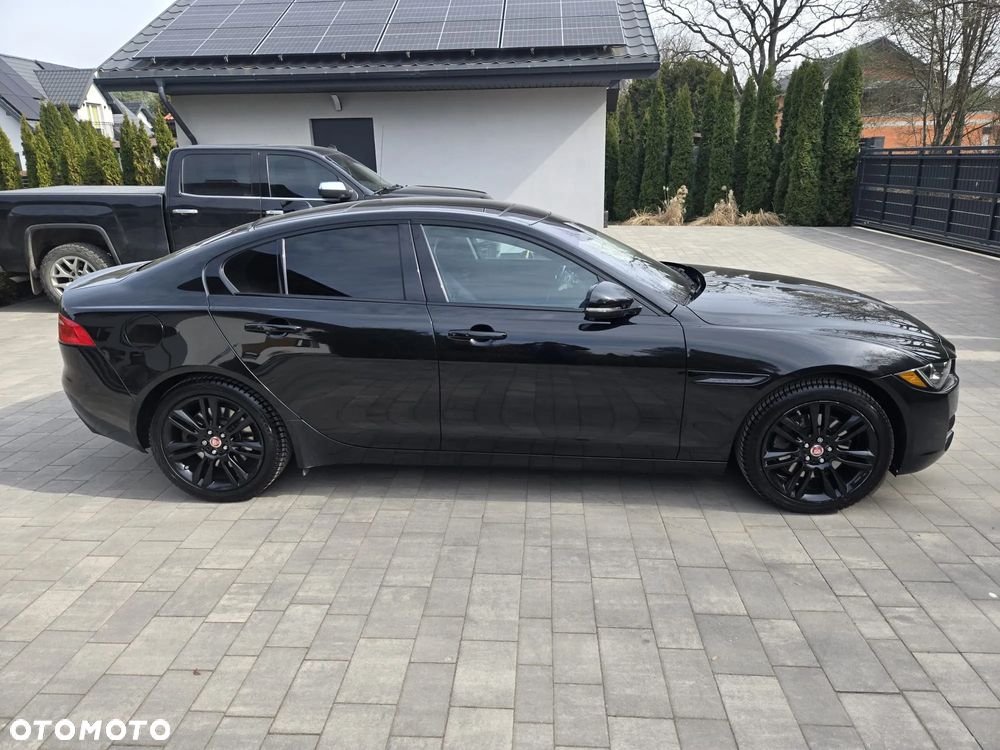 Jaguar XE P250 R-Dynamic Black - 8