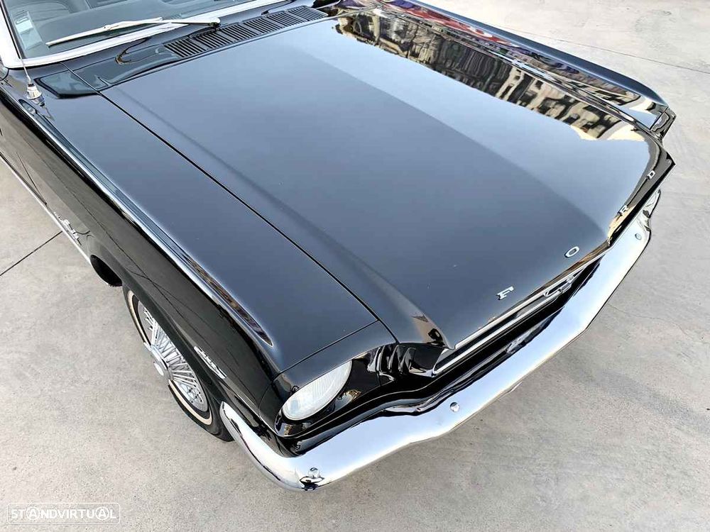 Ford Mustang - 34