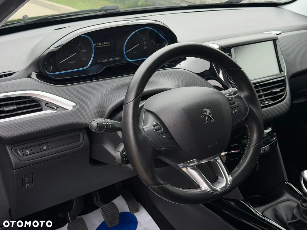 Peugeot 2008 1.2 PureTech Allure S&S - 15