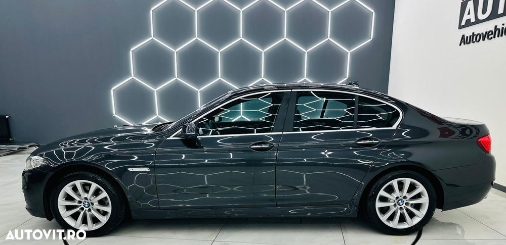 BMW Seria 5 520d Aut. Luxury Line - 34