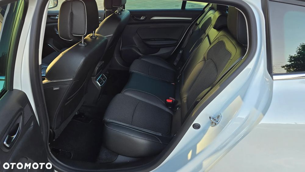 Renault Megane ENERGY TCe 130 EDC BOSE EDITION - 26
