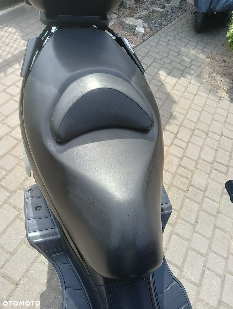 Suzuki Burgman - 6