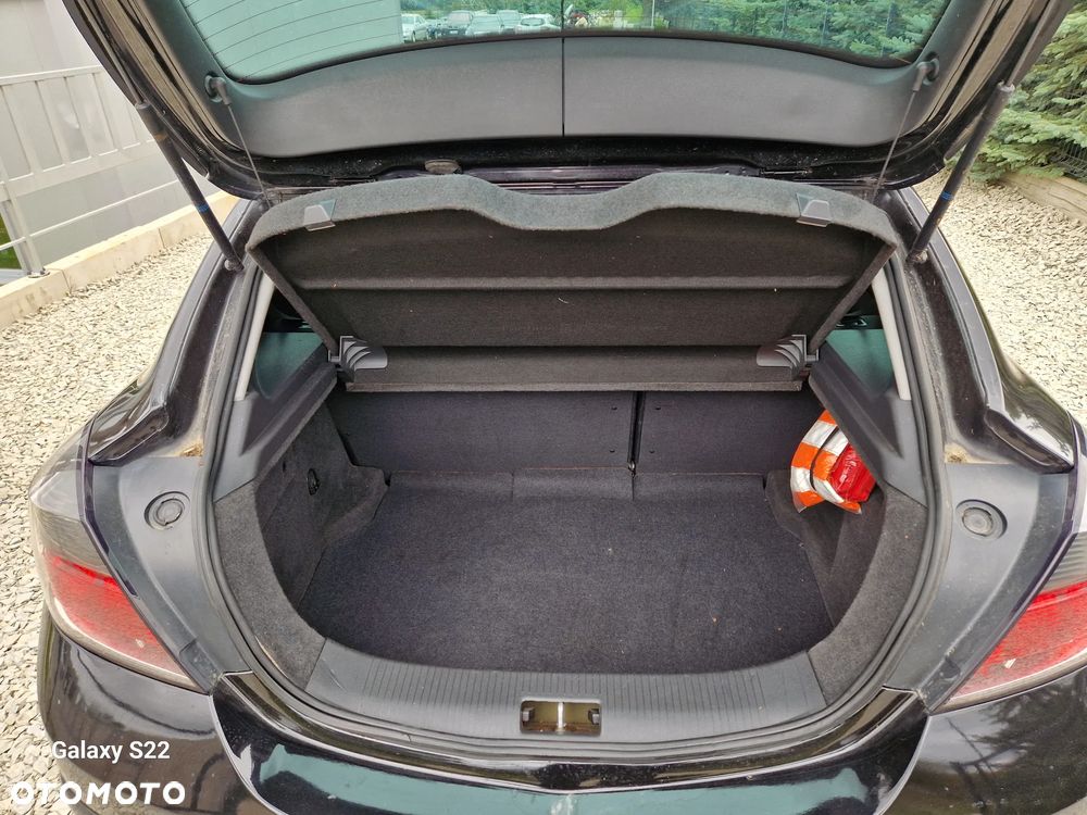 Opel Astra III GTC 1.6 Enjoy - 10