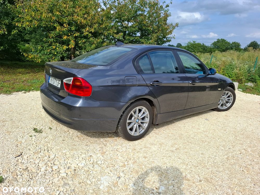 BMW Seria 3 318d - 3