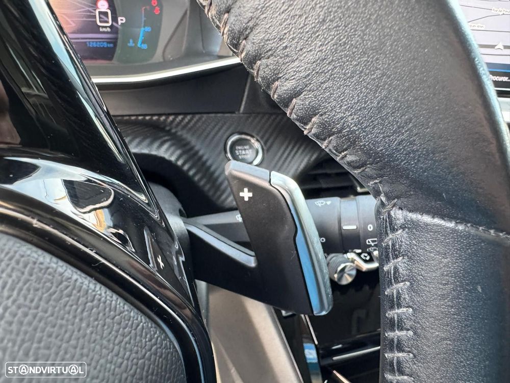 Peugeot 2008 1.2 PureTech Allure EAT8 - 21