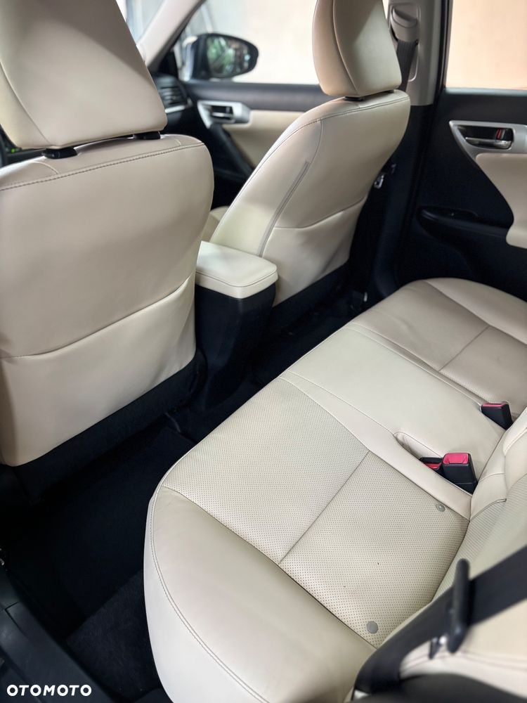 Lexus CT 200h Prestige - 26