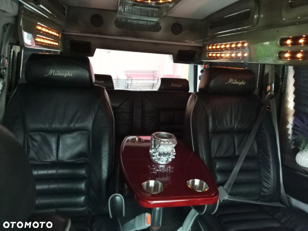 Chevrolet Astro - 18
