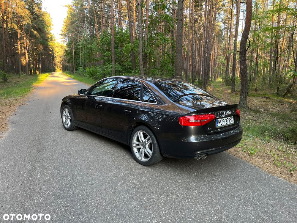 Audi A4 Limousine - 3