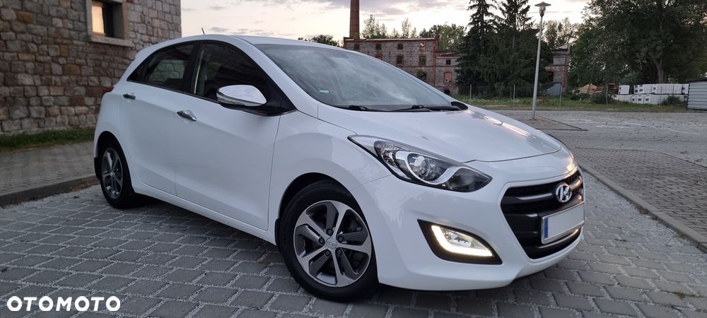 Hyundai i30 blue 1.6 GDI YES Gold - 3