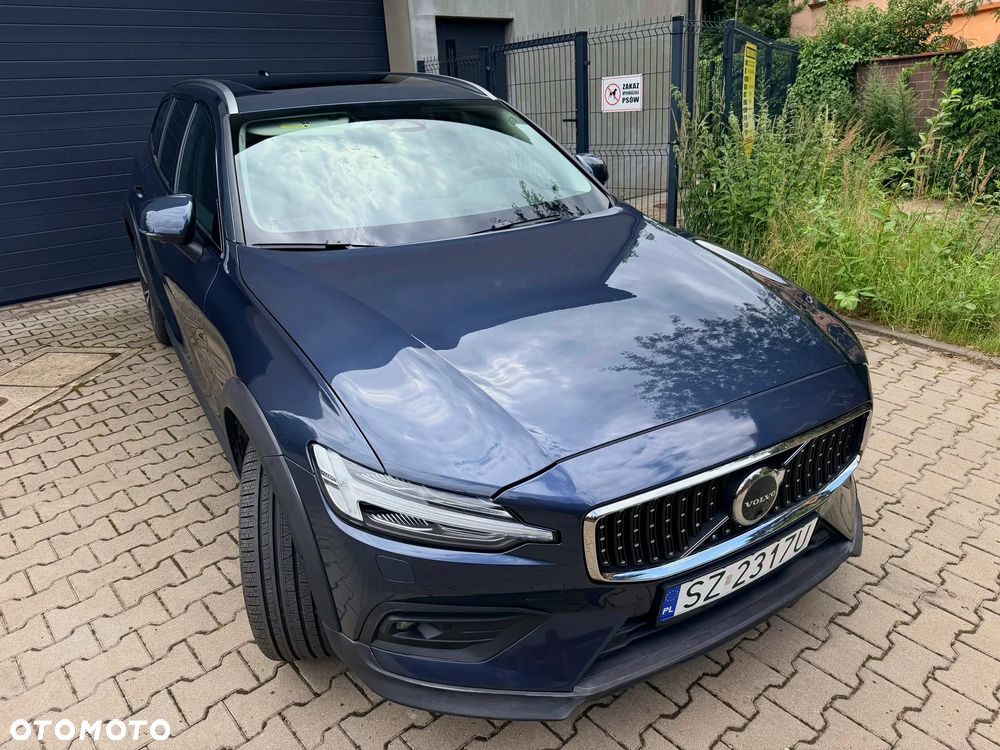 Volvo V60 Cross Country B5 B AWD Plus - 4