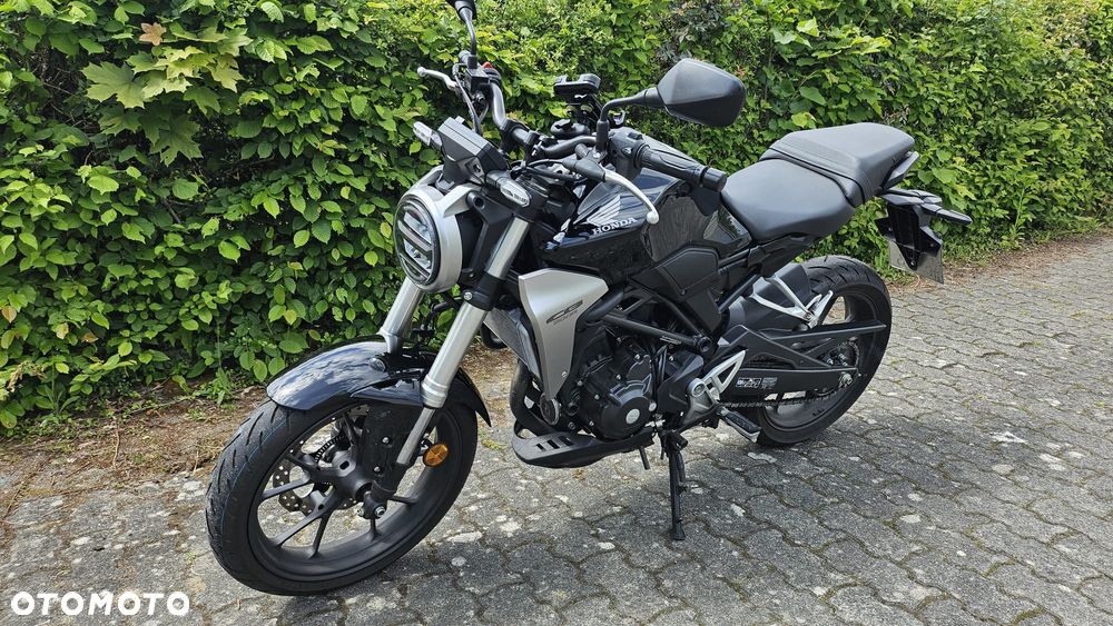 Honda CB - 1