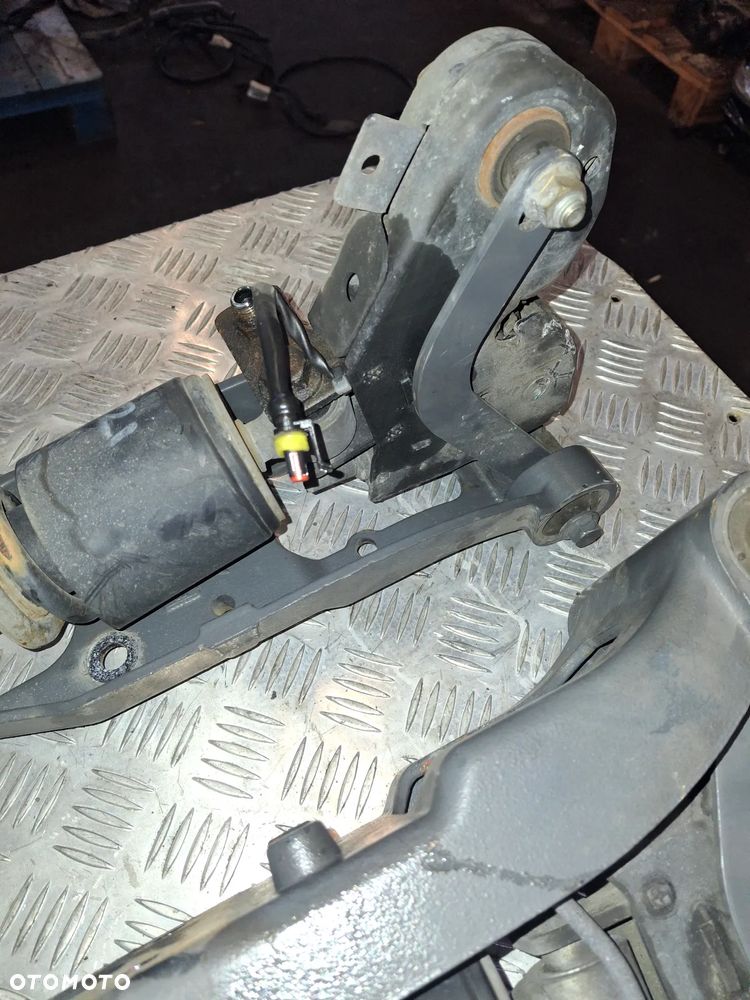 ZAMEK AMORTYZATOR ZAWIESZENIA KABINY DAF LF 220 EURO 6 - 5