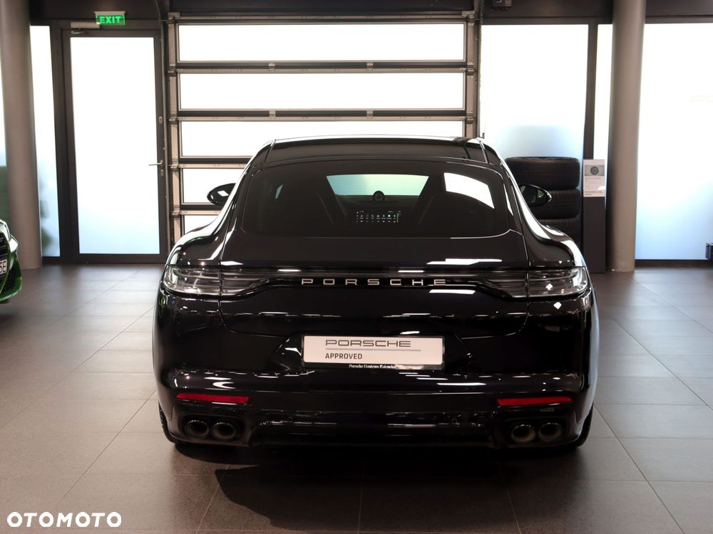 Porsche Panamera - 4