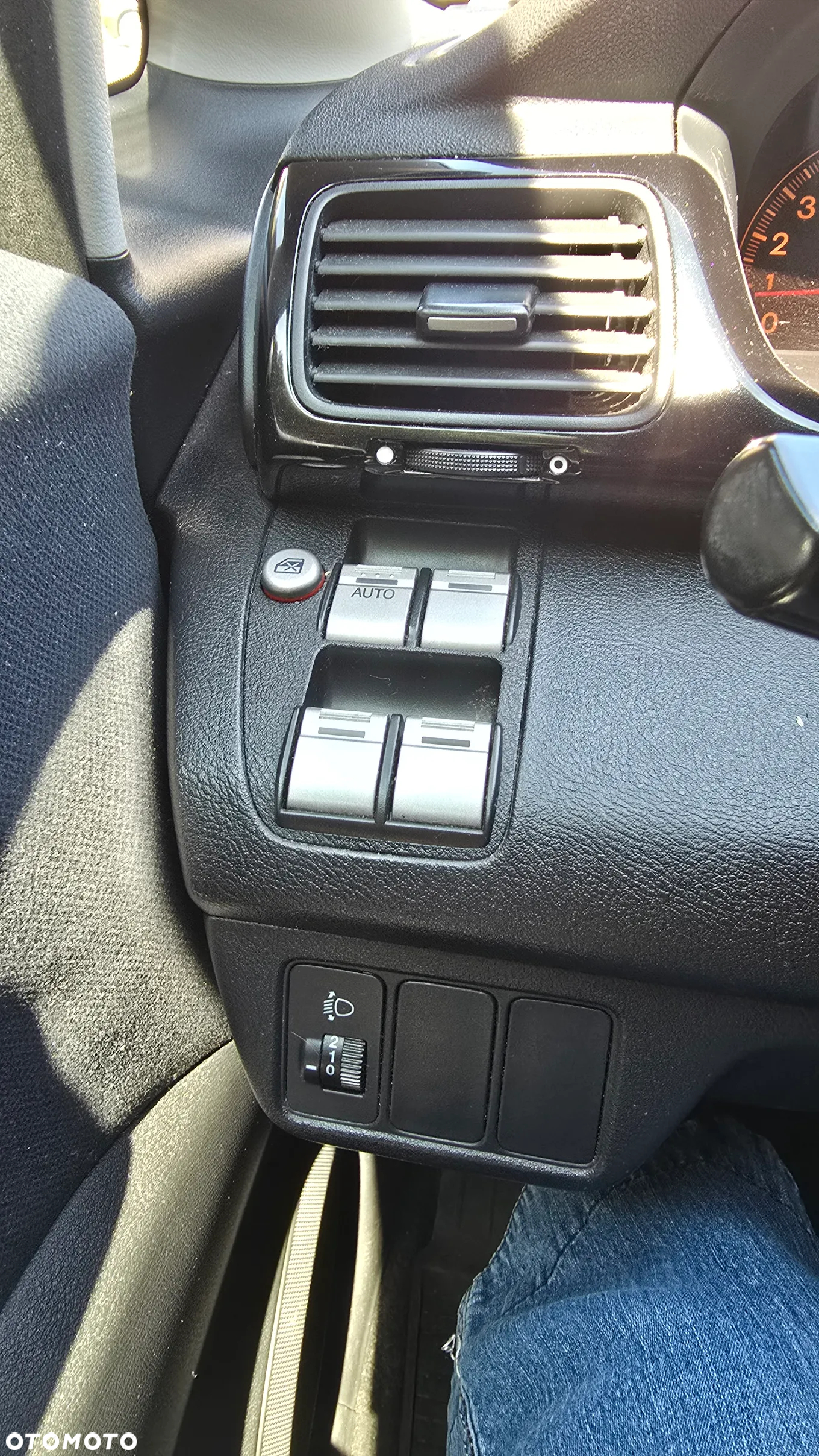 Honda FR-V 1.7 - 23