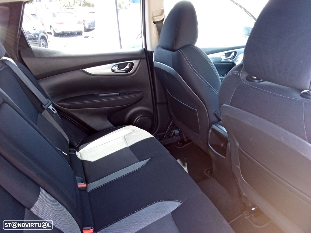 Nissan Qashqai 1.2 DIG-T N-Connecta 18 Xtronic - 27