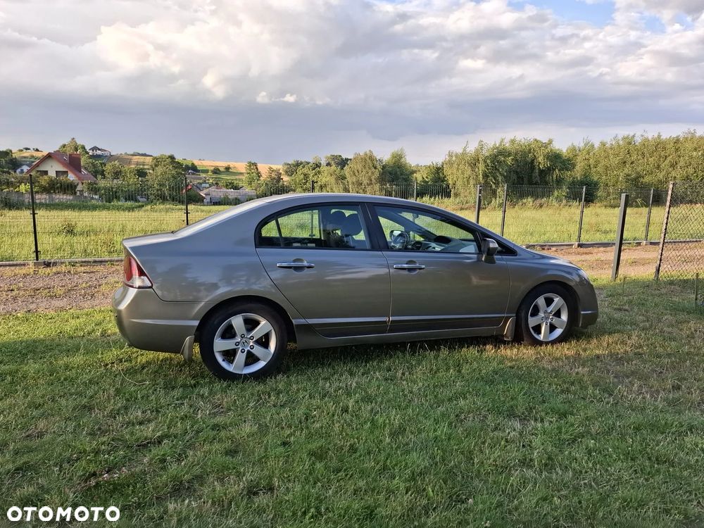 Honda Civic 1.8 Executive - 16